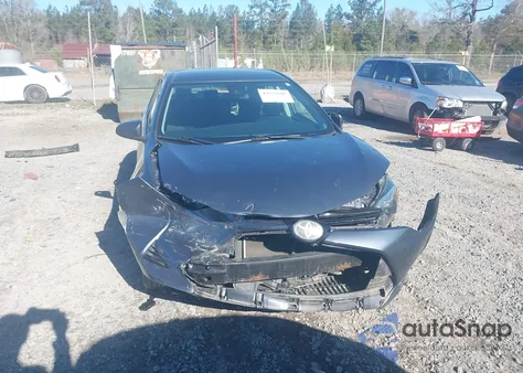 2018 Toyota Corolla Le z USA, uszkodzony, nr VIN 5YFBURHE5JP805467